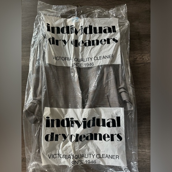 Babaton Power Hip Blazer - Picture 7 of 9